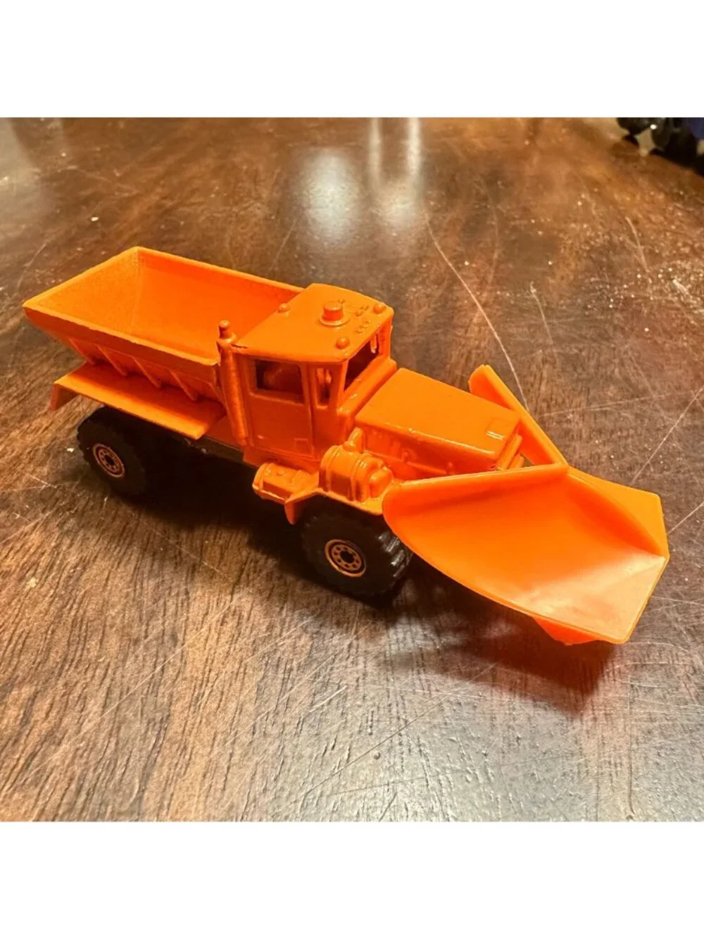 Vintage 1983 Hot Wheels Oshkosh Snow Plow Diecast Truck Orange Mint